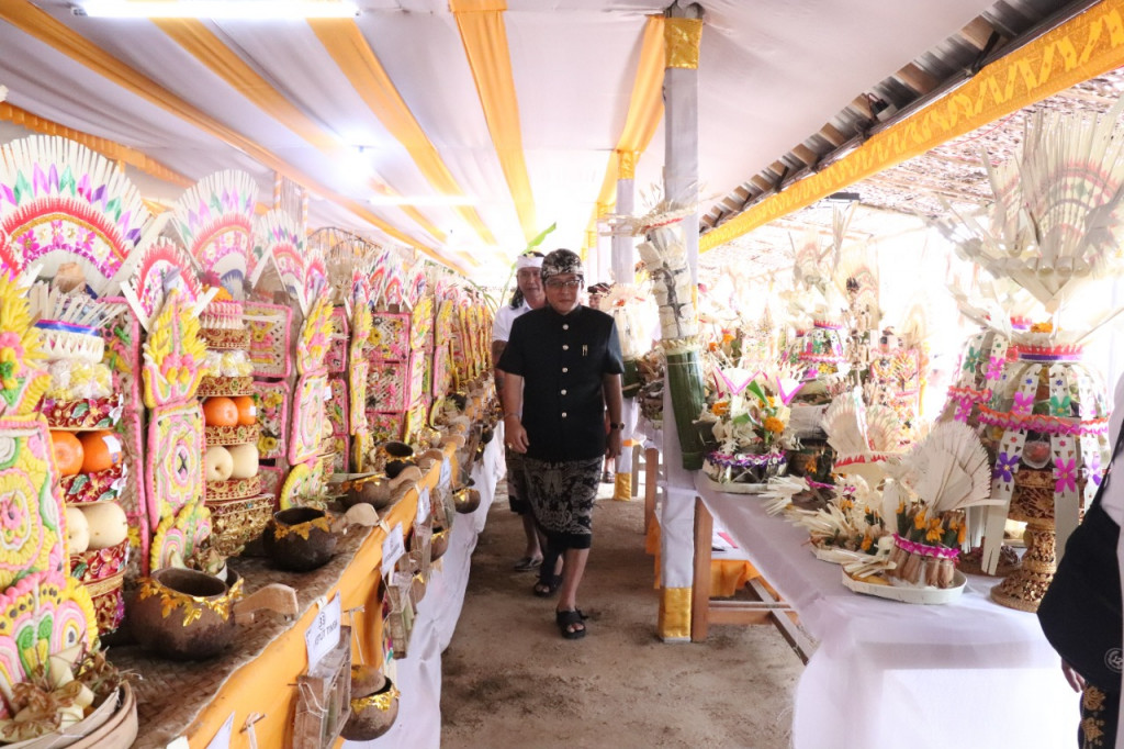 Bupati Giri Prasta Hadiri Karya Atma Wedana Kinembulan Desa Adat Petang